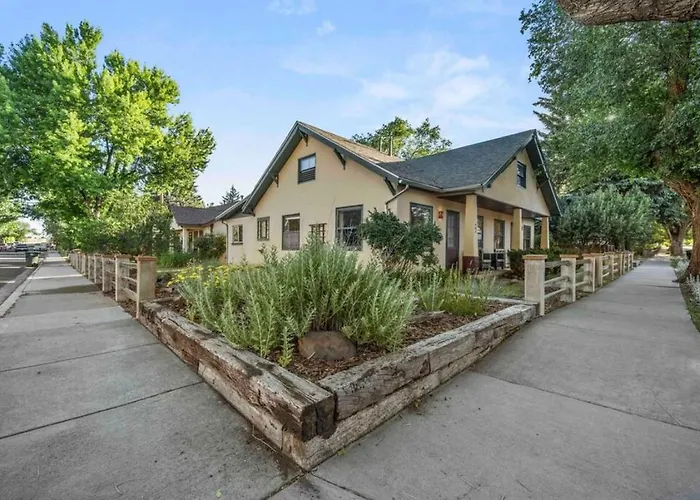 Stylish Heart Of Downtown Unit With Hottub * Flagstaff
