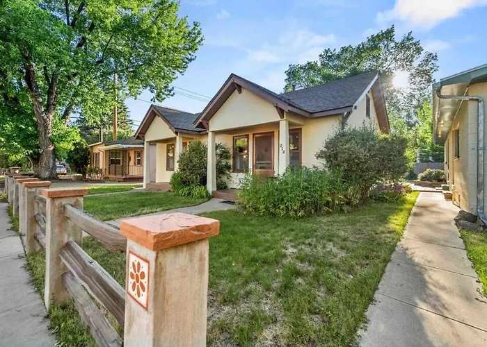 Casa vacanze Stylish Heart Of Downtown Unit With Hottub *