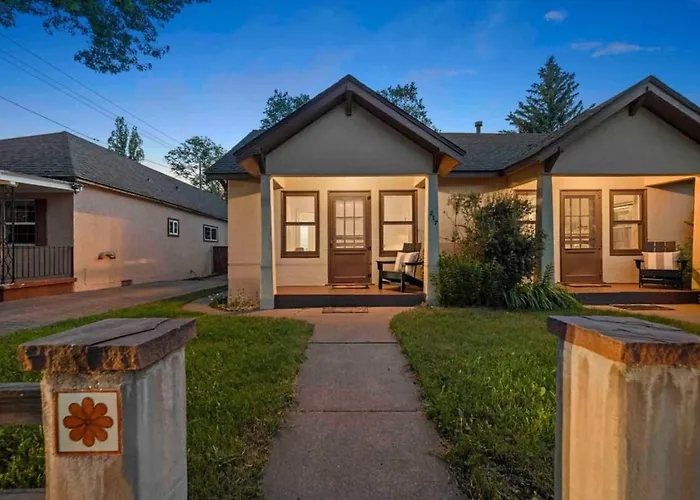 Casa vacanze Stylish Heart Of Downtown Unit With Hottub *